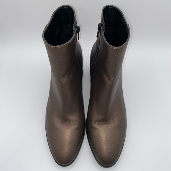 Comfort Sesto Meucci Bronze Metallic 7” Tall Ankle Boots Zip  2”Heel Like New - Picture 4 of 15